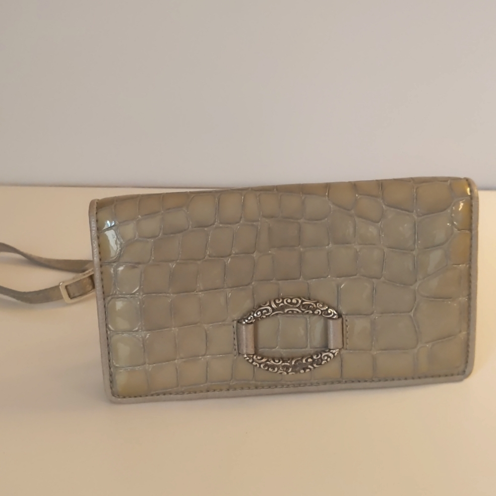 Brighton Croc Embossed Light Green Leather Wallet Organizer Clutch Crossbody
